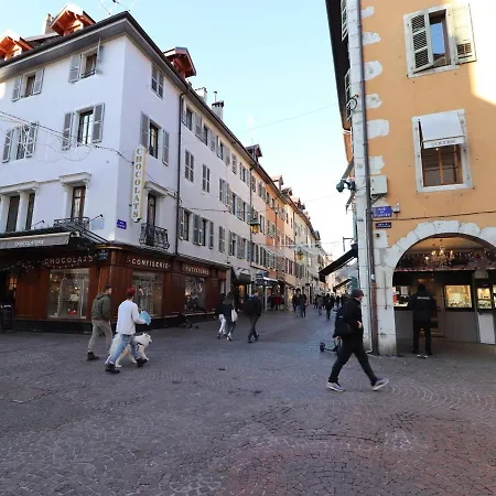 Apartment Duplex Atypique Au Coeur Du Centre Historique D'annecy, Proche Du Et Tous Commerces - Fr-1-432-63 Annecy
